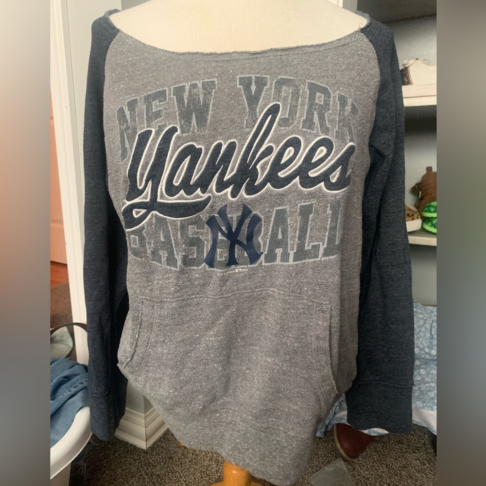 MLB Yankee Shirt